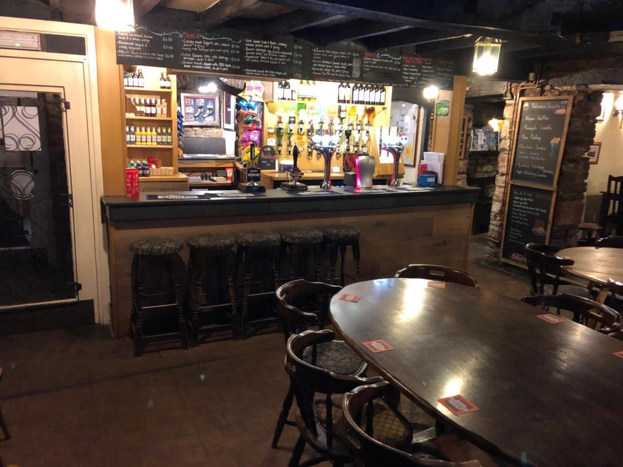 The Crosskeys Inn Usk Zewnętrze zdjęcie