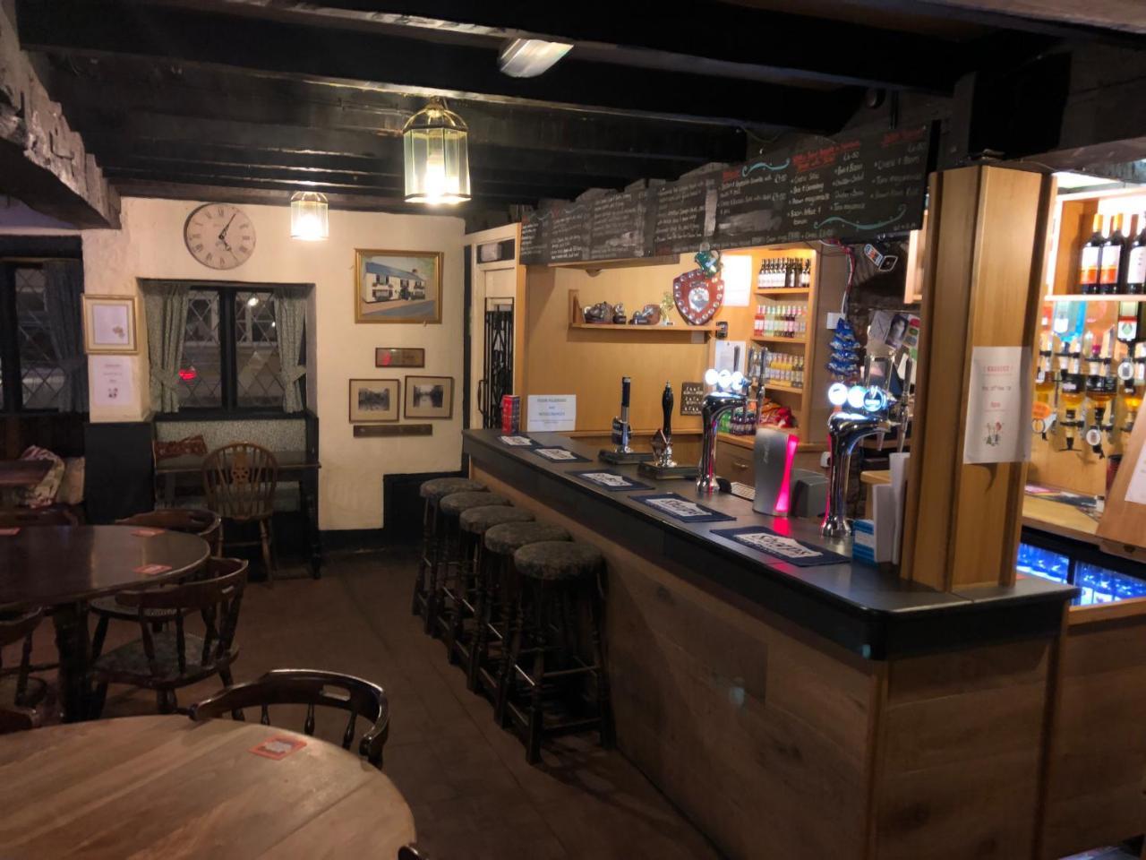 The Crosskeys Inn Usk Zewnętrze zdjęcie